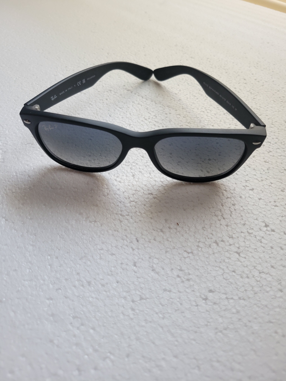 Ray-Ban Men’s Black Wayfarer Sunglasses